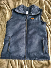 Cargar imagen en el visor de la galería, CHALECO CIMARRON HOMBRE