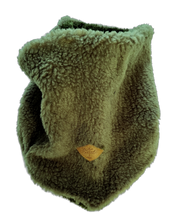 Cargar imagen en el visor de la galería, CUELLO CHIPORRO MANU VERDE OLIVA