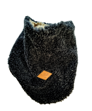 Cargar imagen en el visor de la galería, CUELLO CHIPORRO MANU NEGRO JASPEADO