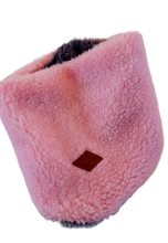 Cargar imagen en el visor de la galería, CUELLO ROSADO/BEIGE