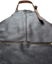 Cargar imagen en el visor de la galería, PECHERA DE CUERO NEGRO