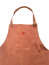 Cargar imagen en el visor de la galería, PECHERA CUERO CAMEL BOLSILLOS BERMELLON