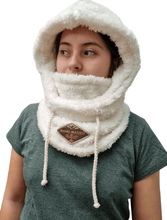Cargar imagen en el visor de la galería, BALACLAVA MANU NATIVO BLANCO CRUDO