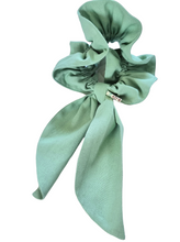 Cargar imagen en el visor de la galería, SCRUNCHIES PALO ROSA