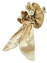 Cargar imagen en el visor de la galería, SCRUNCHIES CAMEL
