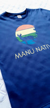 Cargar imagen en el visor de la galería, POLERA MANU HUEMUL