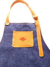 Cargar imagen en el visor de la galería, MODELO 1 - Pechera de mezclilla