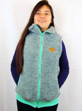 Cargar imagen en el visor de la galería, CHALECO EXPLORADOR MUJER