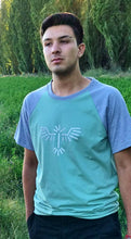 Cargar imagen en el visor de la galería, POLERA MANU LINO HOMBRE