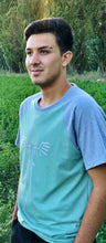Cargar imagen en el visor de la galería, POLERA MANU LINO HOMBRE