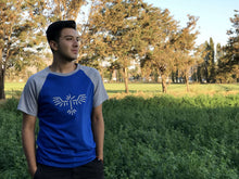 Cargar imagen en el visor de la galería, POLERA MANU BLUE HOMBRE