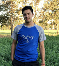 Cargar imagen en el visor de la galería, POLERA MANU BLUE HOMBRE