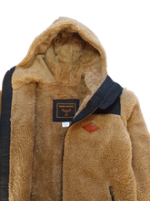 Cargar imagen en el visor de la galería, CHAQUETA NANUQ HOMBRE CAMEL NEGRO
