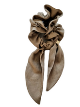 Cargar imagen en el visor de la galería, SCRUNCHIES CELESTE
