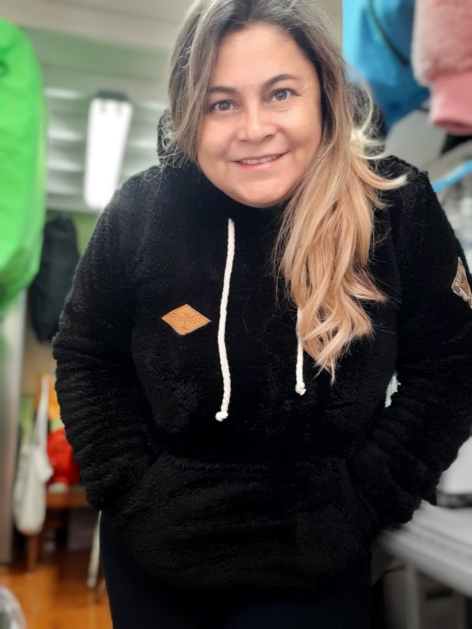 KANGUROS GRIZZLY NEGRO MUJER