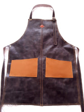 Cargar imagen en el visor de la galería, PECHERA DE CUERO CAFE OSCURO BOLSILLOS CAMEL
